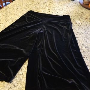 Super trendy wide leg pant.